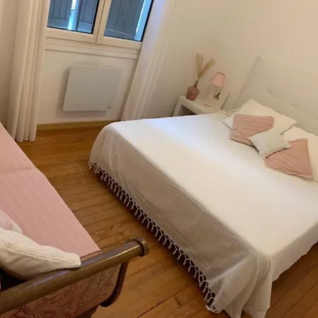 La Phoceenne Apartment *